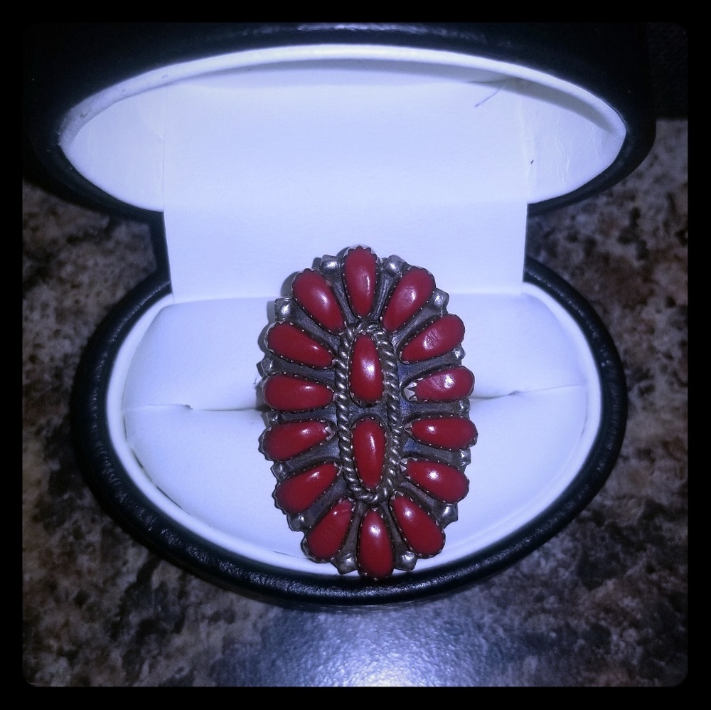 Beautiful needlepoint zuni silver ring